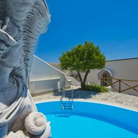 Sleeps 5 Pool Air Con Wifi Vakantiehuis