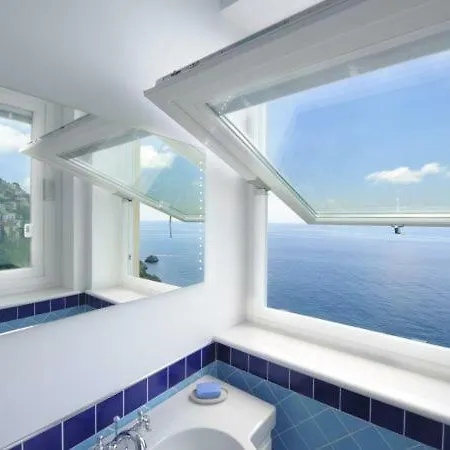 Sleeps 5 Pool Air Con Wifi