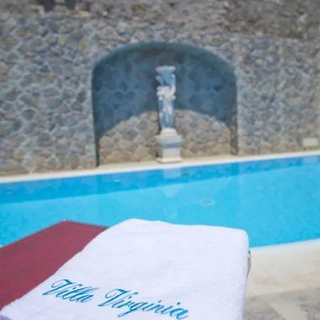 Sleeps 5 Pool Air Con Wifi Vakantiehuis *