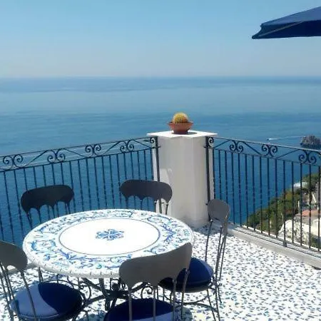 Sleeps 5 Pool Air Con Wifi Vakantiehuis