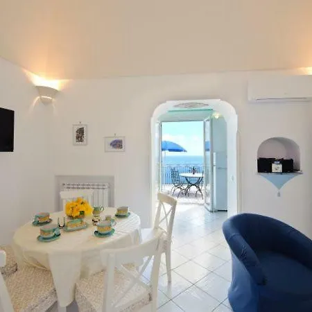 Sleeps 5 Pool Air Con Wifi